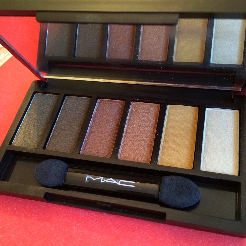 Brand New MAC 6 colors eyeshadow pallet: